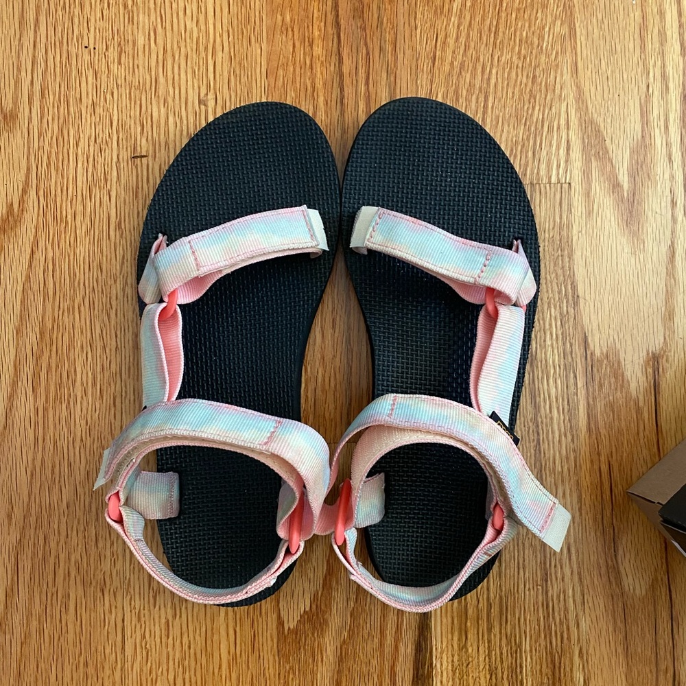 Teva Original Universal sandals size 8